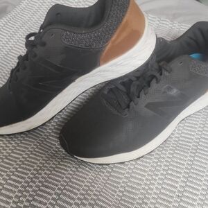 New Balance Men's Black and Tan Athletic Shoes